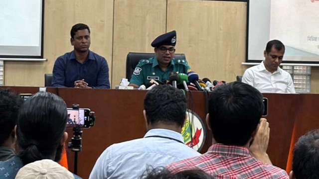 ১৫ কোটি টাকার জাল স্ট্যাম্প ও কোট ফি তৈরির চক্রের ৪ সদস্য গ্রেফতার
