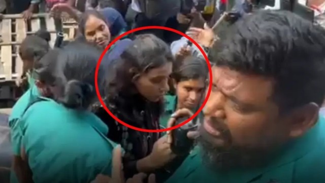 আওয়ামী লীগ নেত্রীকে গণপিটুনি দিয়ে পুলিশে সোপর্দ
