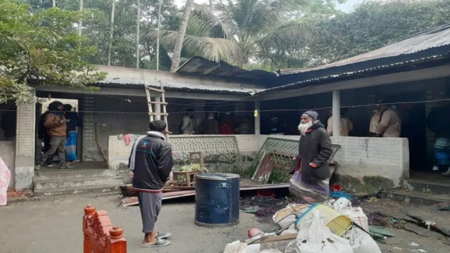 নাটোর বড়াইগ্রামে উপজেলায় আগুনে পুড়ে এক শিশুর মৃত্যু