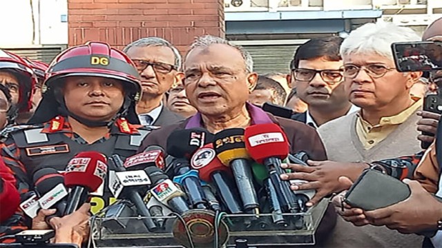 সচিবালয়ে আগুনের ঘটনায় তদন্ত কমিটি করা হবে: স্বরাষ্ট্র উপদেষ্টা