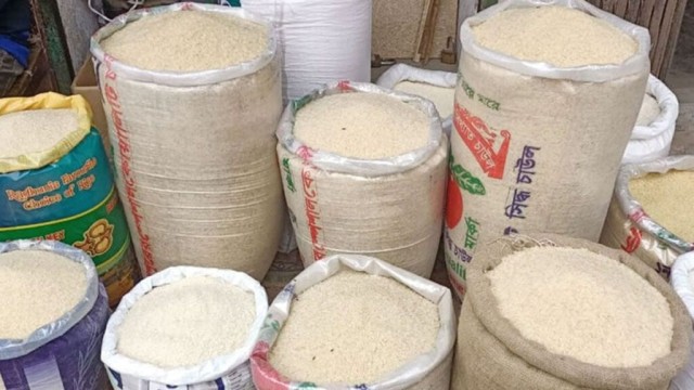 চাল আমদানিতে আবারও শুল্ক কমালো এনবিআর