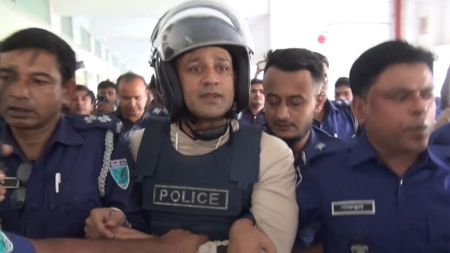ব্যারিস্টার সুমনকে ২ দিনের রিমান্ড দিয়েছে আদালত